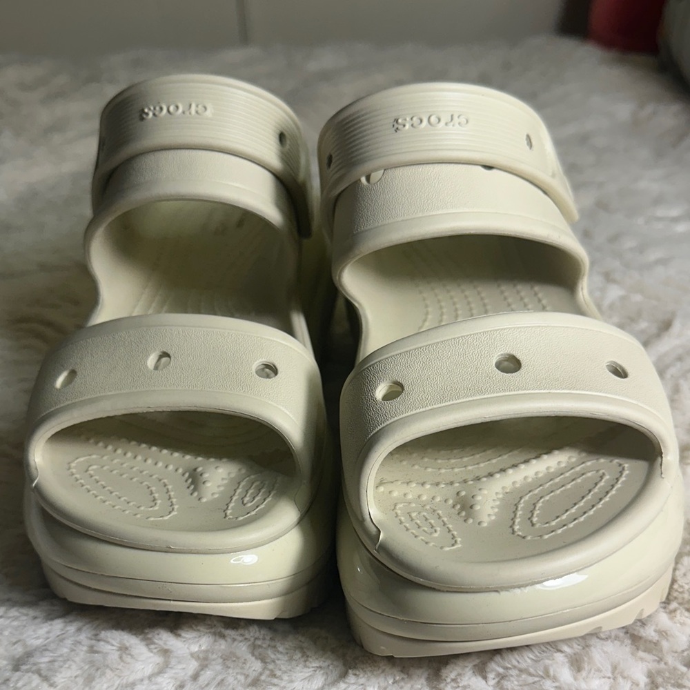 CROCS Iconic Comfort platform unisex Cream Mules - Picture 2 of 8